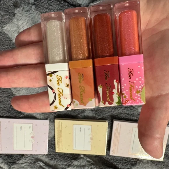 Too Faced Holiday Makeup Bundle - Picture 6 of 8